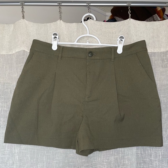 Short / size XL - Picture 1 of 5